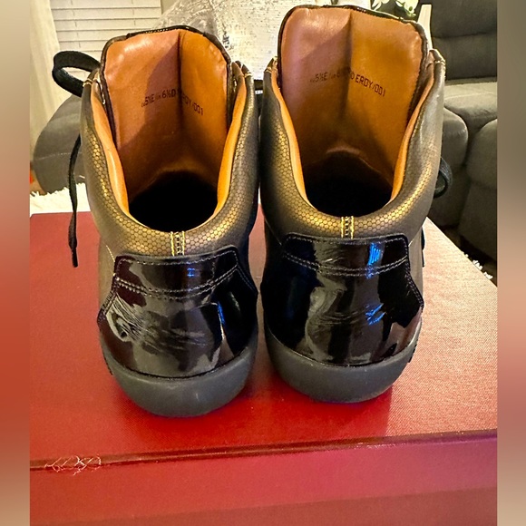 Authentic Bally Gold and Black Sneakers size 6.5 or size 8.5 in women’s - Picture 3 of 7